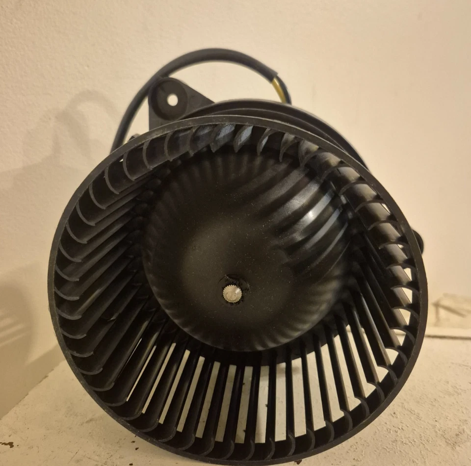 Motor de ventilador VDO PM9200 2001-2004 Dodge Dakota/2001-2003 Dodge Durango - Imagem 4 de 4