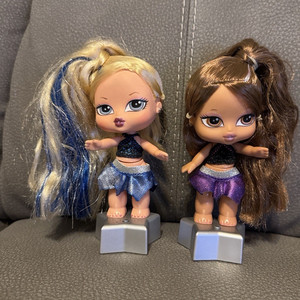 Mixed Lot of 3 Small Plastic Bratz Babyz Doll Figures w/ Stands, 3-Pack Set