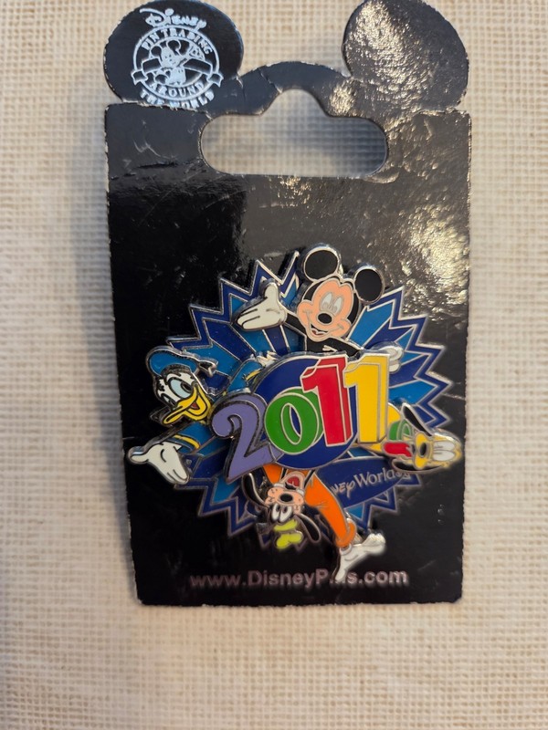 Disney Pin - Mickey, Pluto, Goofy & Donald Duck - Spinner Pin - 2011 - NWT