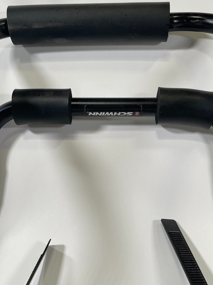 Schwinn 2 Black Bike Car Track Mount With Padding and Straps Gear