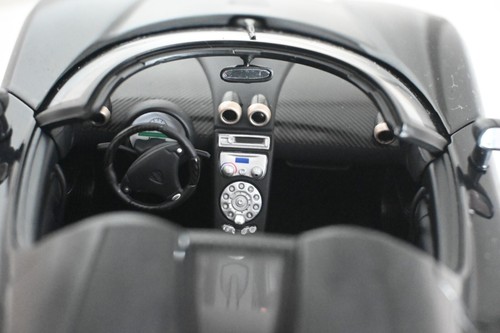 AUTOart 1/18 Koenigsegg CCX Black - Picture 17 of 23