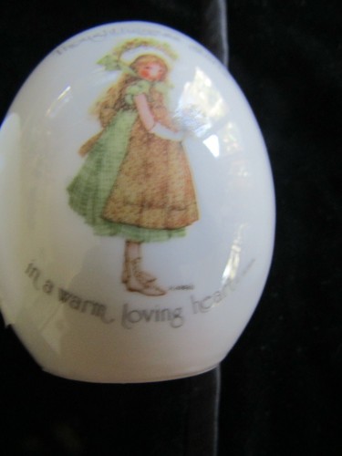 Vintage Porcelain Holly Hobbie Green Girl Salt And Pepper Shakers *** - Picture 3 of 6