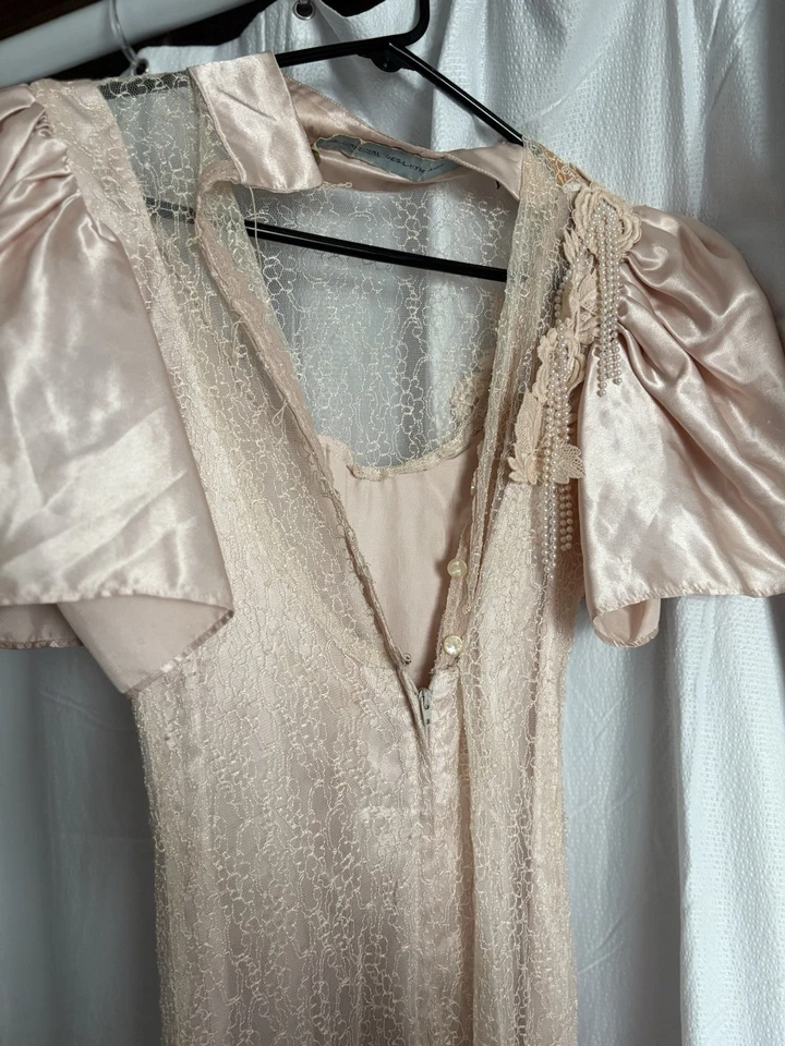 Vintage Lorrie Kabala Dress Size 6 to 8 Lace Blush Pearl Tea Party Wedding Dress - Image 4 of 4