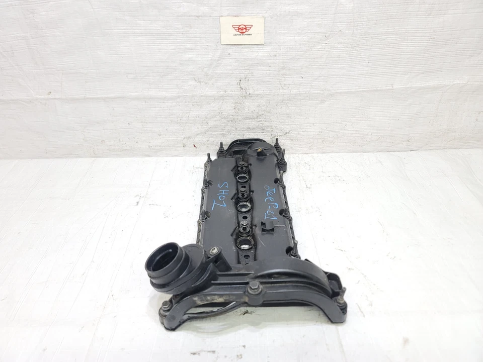 2014-2019 Jeep Grand Cherokee Left Driver Engine Valve Cover OEM 68260130AA - Image 3 of 4
