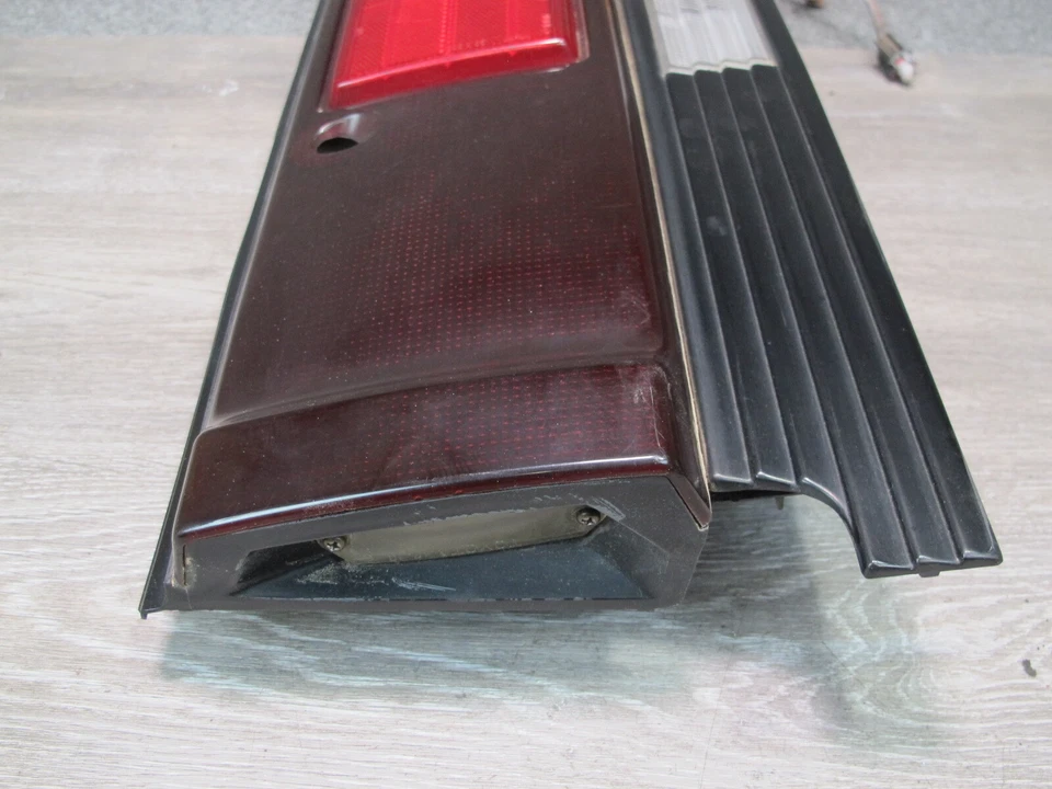 87-89 TOYOTA MR2 lanterna traseira luz indicadora lateral conjunto de placa OEM - Imagem 4 de 4