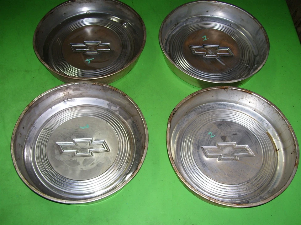 Chevrolet 1985 15" rueda 10,5" tapacubos OEM Astro Van plato para perros Foto 2 de 3