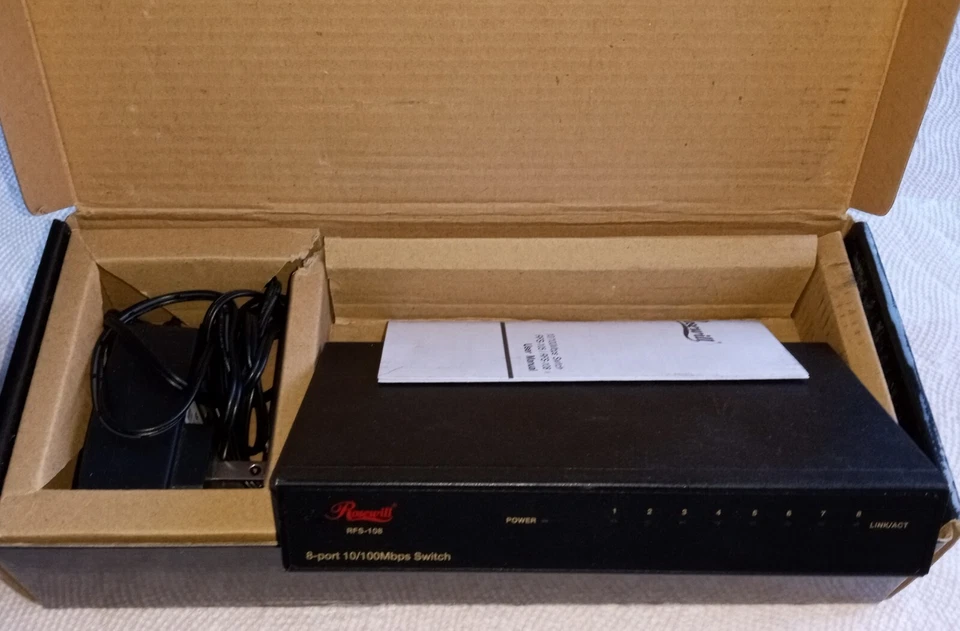 Rosewill 8 Port 10/100 Mbps Switch RFS-108 RJ-45 Connectr Supports Nway Protocol - Image 4 of 4