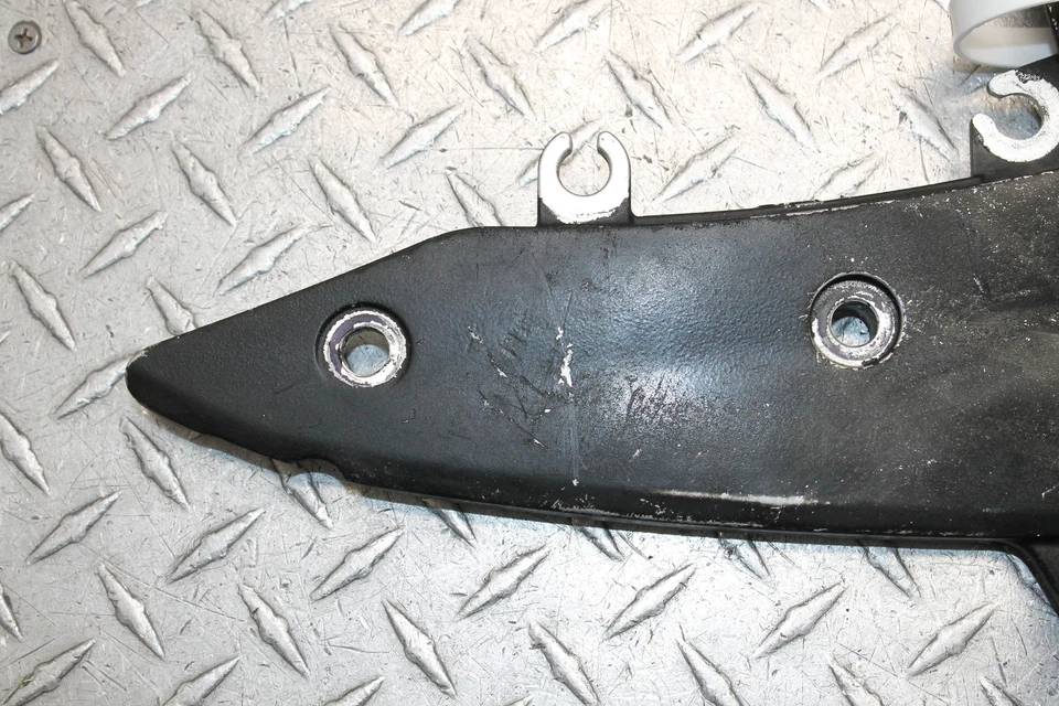 Kawasaki Ninja 650R Ex650A 2006 reposapiés delantero izquierdo clavija paso Foto 2 de 4