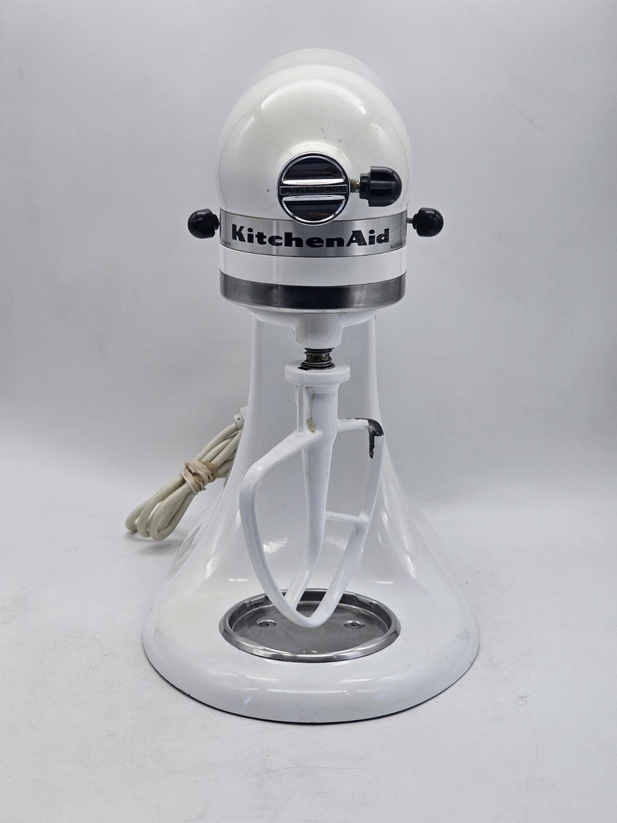 KitchenAid K45SSWH Classic Series 4.5 Quart Tilt-Head Stand Mixer