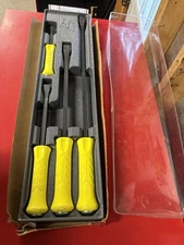 Snap on Tools SPBS704AHV 4pc Hi-Viz Yellow 8,12,18 & 24" Striking Prybar Set