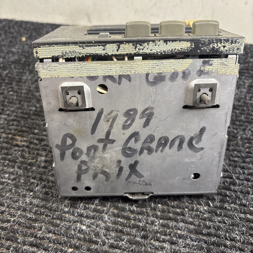 Pontiac Grand Prix 1988 vintage/reproductor de casete/soporte de casete usado Foto 4 de 4