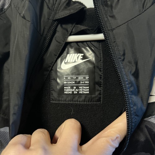 NIKE BOYS CAMO PRINT FLEECE LINED HOODED WINDBREAKER JACKET Size 4 - Picture 2 of 3