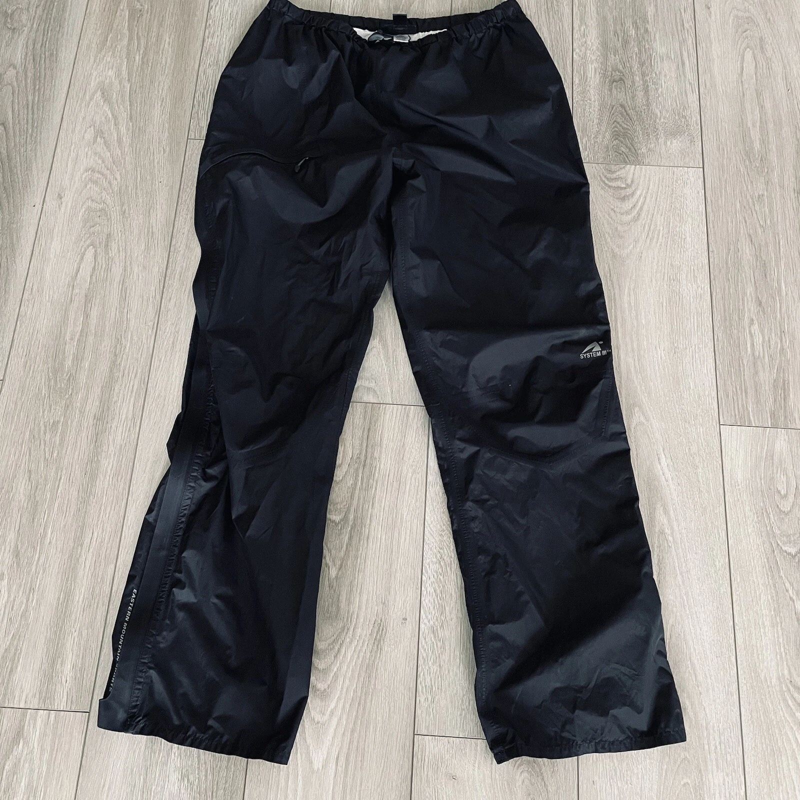 Eastern Mountain Sports Men's Medium Short Zip Leg Rain Pants Black Nylon
Opens in a new window or t