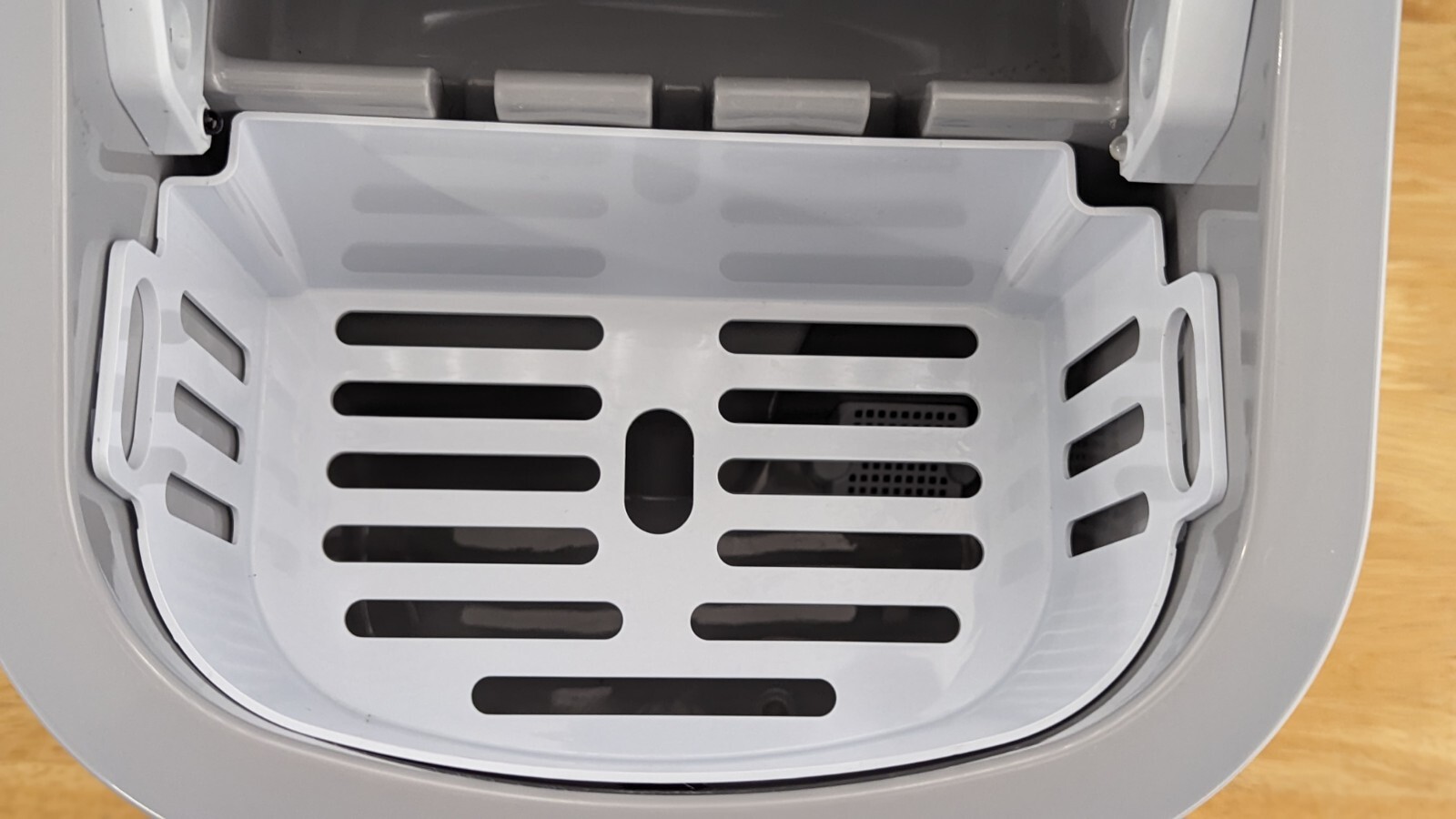 Frigidaire Countertop Ice Maker, EFIC117SS, Stainless Steel W/Basket