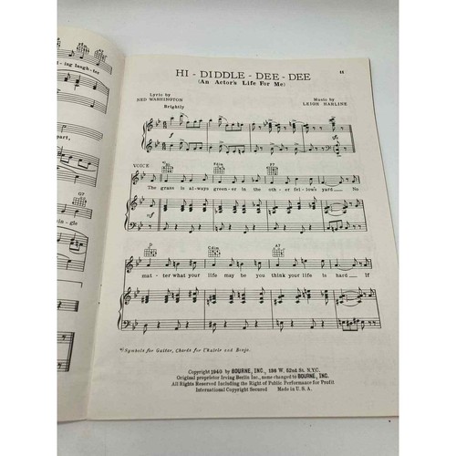Disney Pinocchio Souvenir Album Words & Music, Illustrated 1945 - Picture 8 of 9
