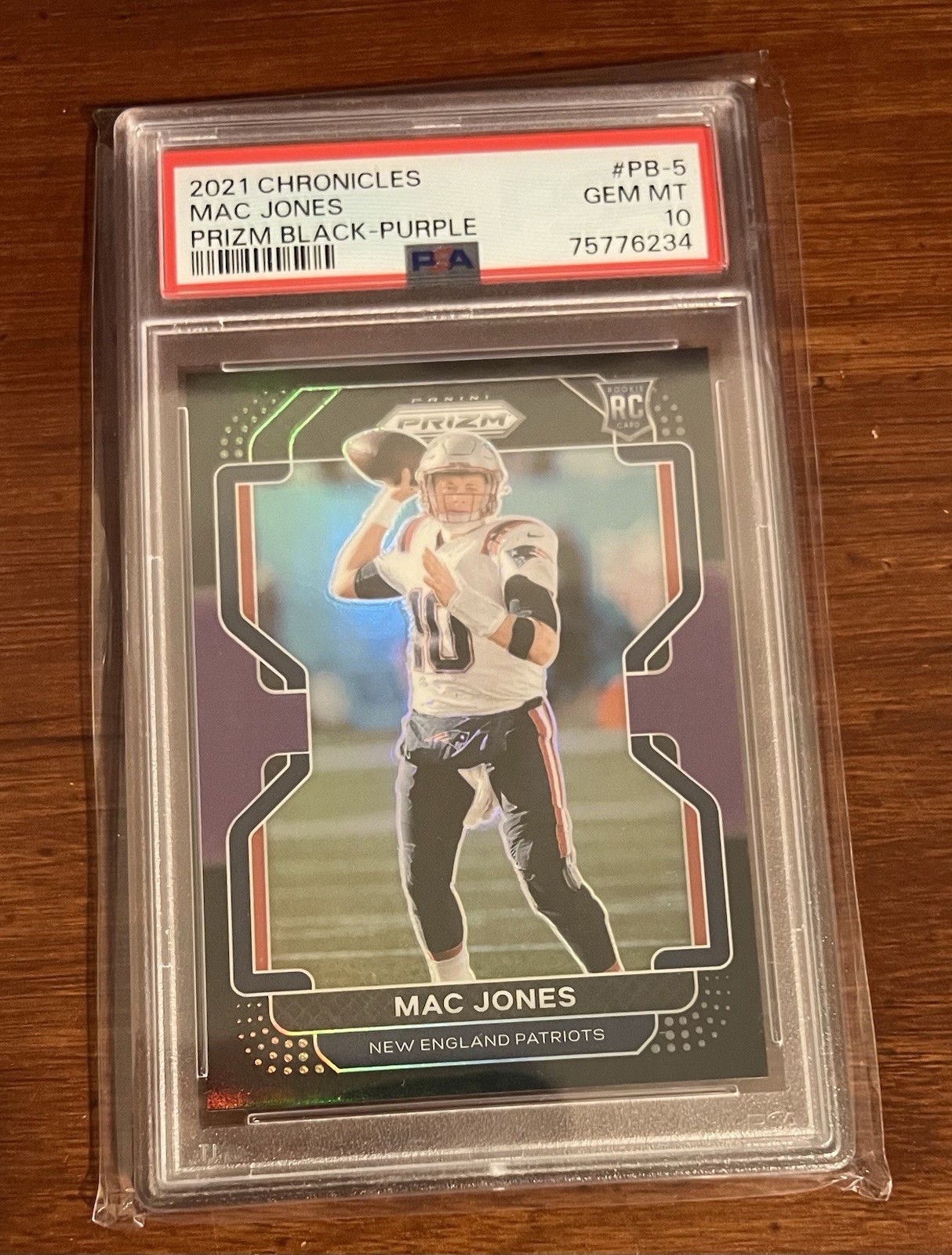 2021 PANINI CHRONICLES MAC JONES PRIZM BLACK PURPLE ROOKIE /199 - PSA 10