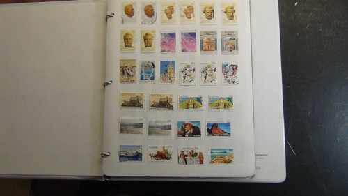 Stampsweis Australia collection in 3 ring est 600 or so stamps and envelopes - Picture 4 of 24