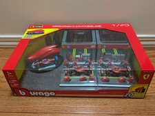 Burago FERRARI 1:43 Formula 1 Deluxe Pit Set - Garages / Pit Crew / 3 x F1 Cars