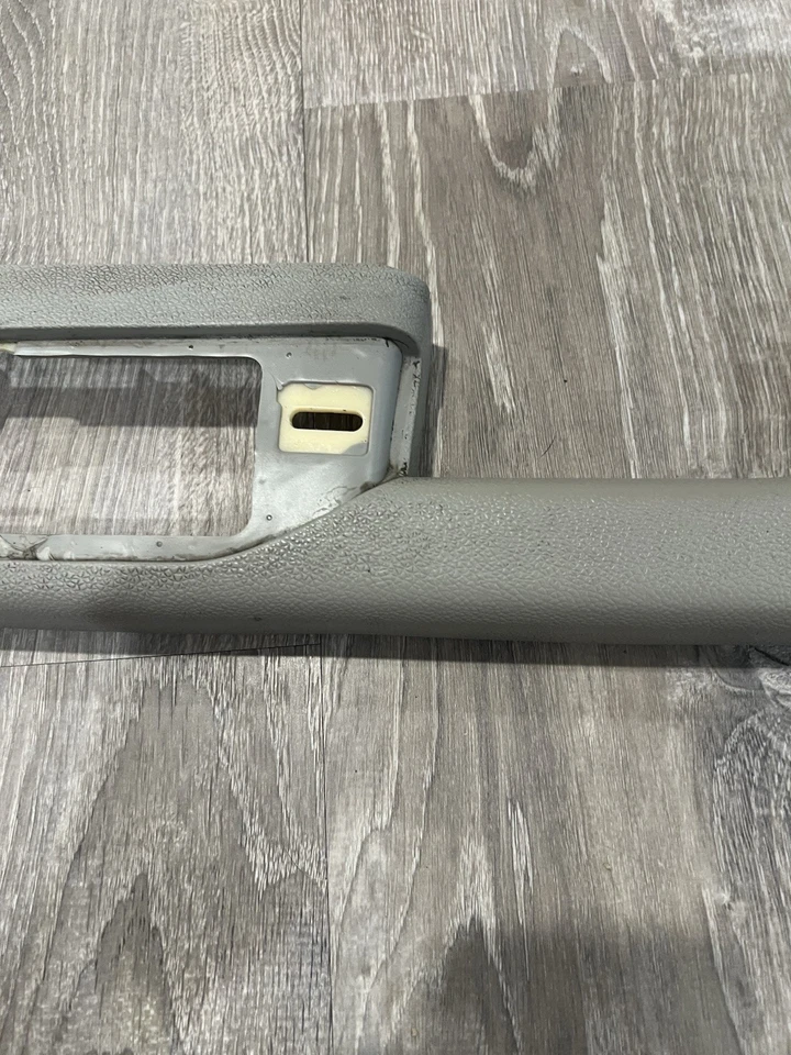 Chevrolet GMC 2007-2009 reposabrazos gris pasajero derecho Foto 4 de 4