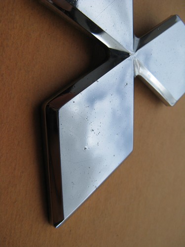 09 10 11 12 MITSUBISHI ECLIPSE FRONT BUMPER EMBLEM LOGO BADGE SIGN USED A46710 - Picture 4 of 6