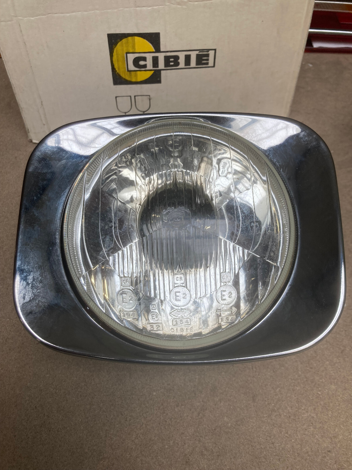 Phare droit CIBIE pour Citroën Méhari et Dyane idéal pour restauration de voiture