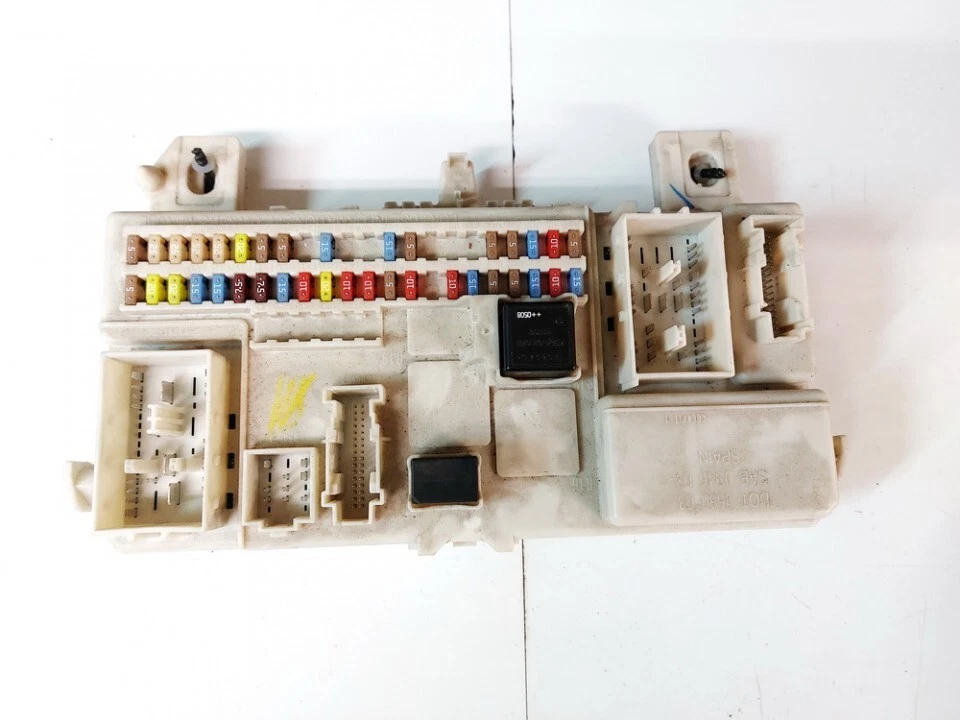 8690722 040405 00259168 519096309 Fuse box for Volvo V50 UK1630818