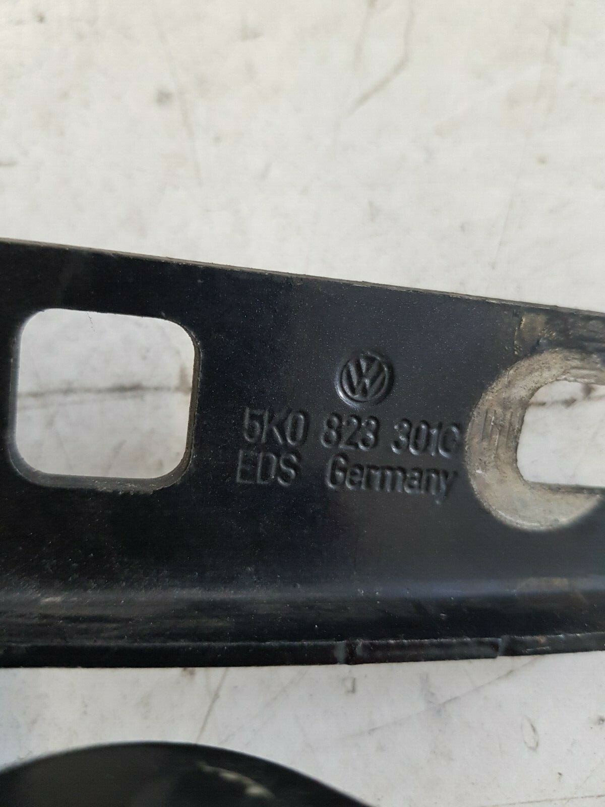 VW GOLF MK6, O/S RIGHT + N/S LEFT SIDE BONNET HINGES SET 5K0823301C 5K0823302C