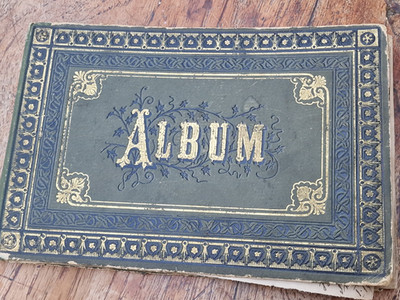 altes Jugendstil Poesiealum mit vielen Oblaten ab ca 1895