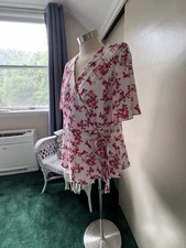 Lee Shirts Women's peplum wrap floral white Blouse Size XL flowing romantic VGC