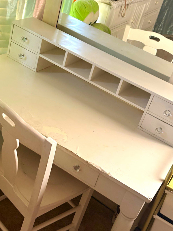 White Vanity Set w/ Arched Mirror, 5 Drawers, 4 Shelves, Freestanding
