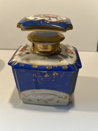 antique beautiful Paris porcelain Flowers covered jar vanity