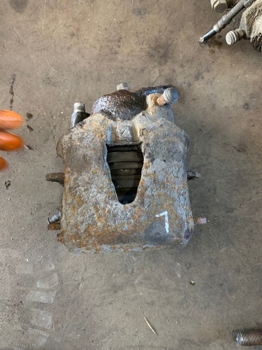 VW Golf 4 IV 1,4 L  Bremszange Bremssattel  Vorne Links  FS III