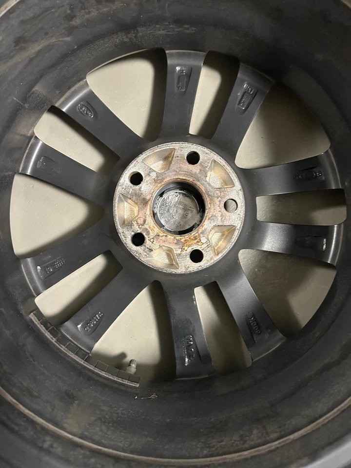 Winterreifen mit Originalen Lexus Alufelgen 215/55R17 98V   - Bild 3 von 4