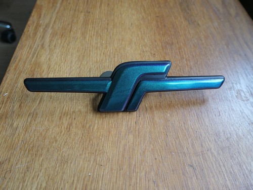 FORESTER FRONT GRILL BADGE