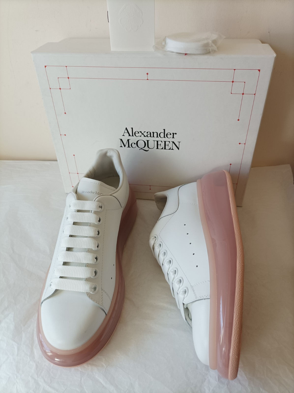 SAOLA Scarpe da ginnastica Alexander McQueen in pelle bianca suola rosa oro rosa EU40 UK7 NUOVE CON SCATOLA