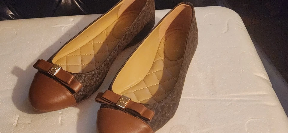 Michael Kors Andrea Ballet Mujer Cuero Plano Marrón Talla 6.5 Foto 2 de 4