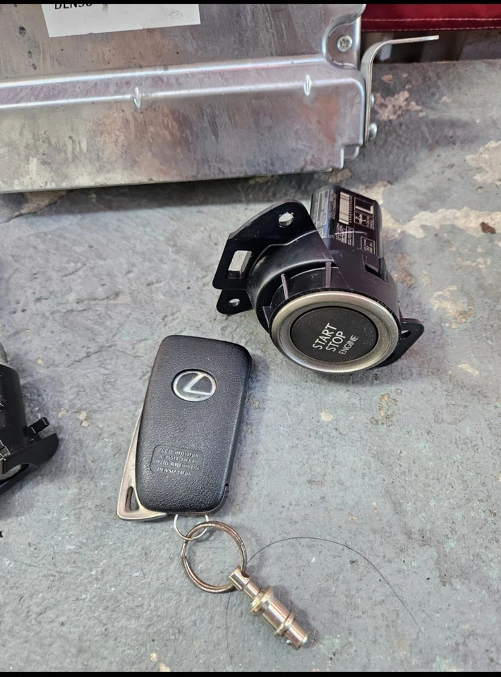 Módulo de control del motor Lexus RC350 2015-2023 ECU montaje OEM AWD Foto 3 de 4