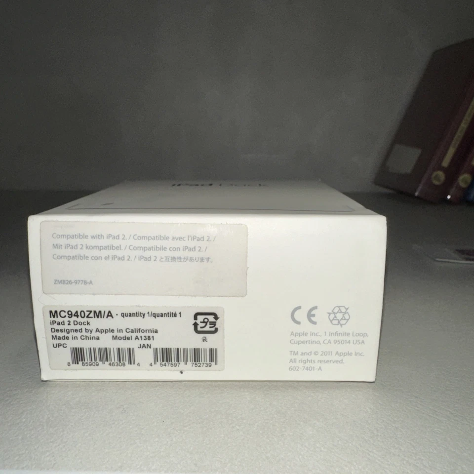 Genuine Apple iPad 1, 2, 3 30-Pin Charging Dock Stand [A1352] 1st 2nd 3rd Gen - Image 3 of 3