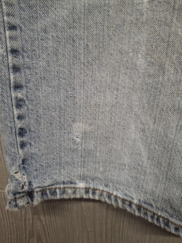 Vintage Levis 550 Shorts Mens 38 Relaxed Fit Denim Distressed Blue 11" Inseam - Picture 11 of 16