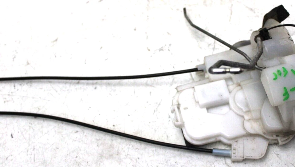 Actuador de pestillo de puerta delantera para pasajero Subaru Forester 2009-13 OEM Foto 3 de 4