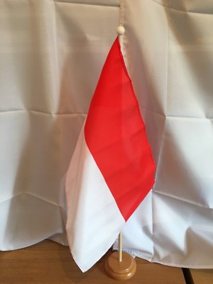 MONACO BODENSTEHENDE FAHNE & HOLZSOCKEL