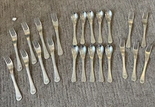 Robert Welch 23 Piece Pendulum Stainless Flatware Spoons And Forks