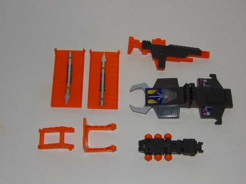 SCORPONOK  G1 TRANSFORMERS SHIELD AND ACCESSORIES LOT VINTAGE ORIGINAL
