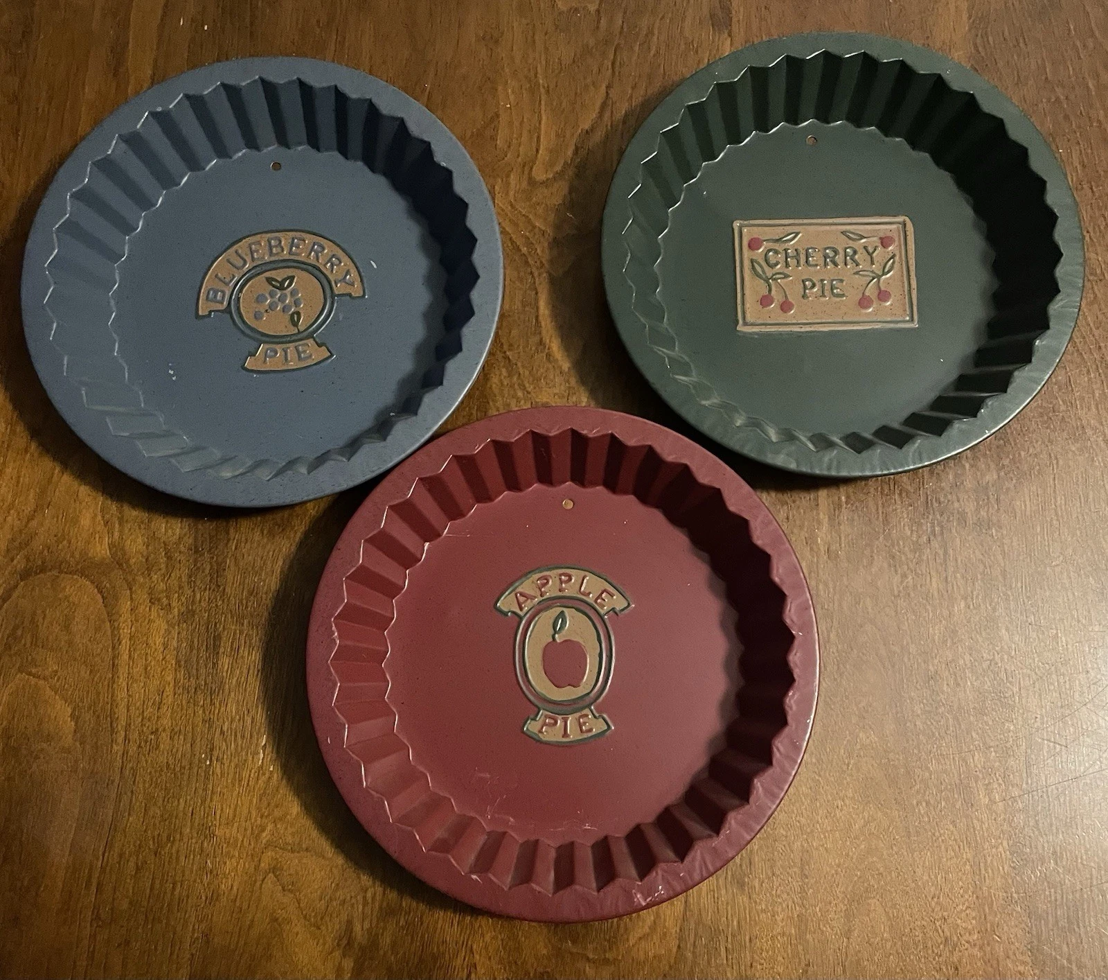 3 Retro Tin Decorative Hanging Pie Pans Blueberry, Apple, Cherry Farmhouse Decor