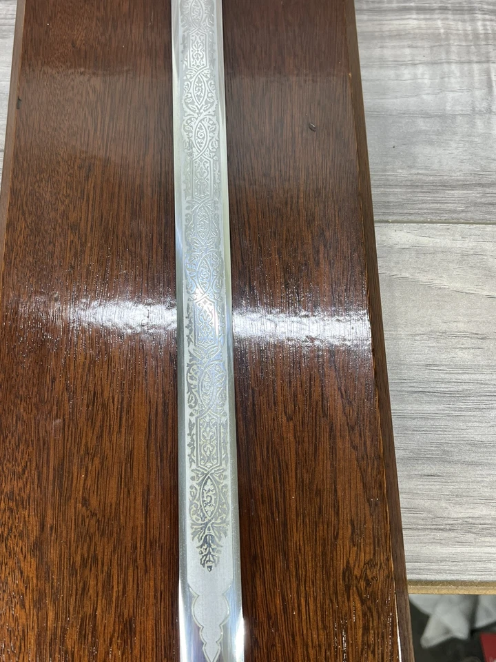 Espada de Presentación Wilkinson "The Oakley" De Colección Por Nombramiento Reina Isabel II Foto 4 de 4