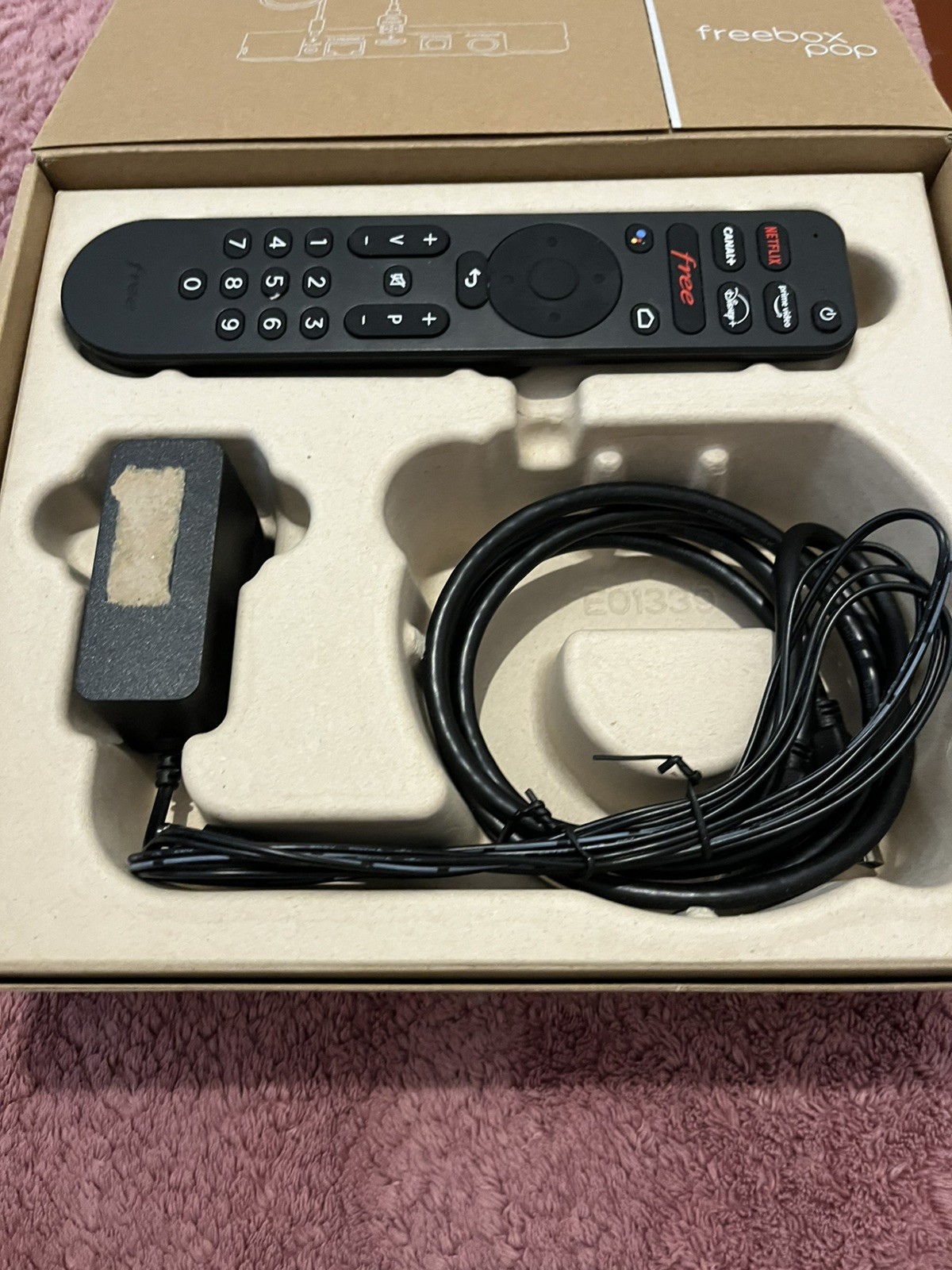 리모컨이 포함된 FREEBOX POP 플레이어 디코더 4