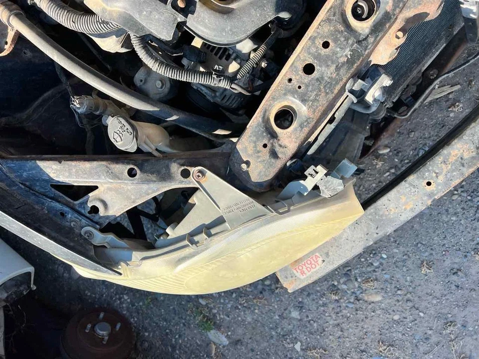 Manija de puerta exterior delantera izquierda usada se adapta a: Toyota Echo 2000 montaje puerta delantera Foto 4 de 4