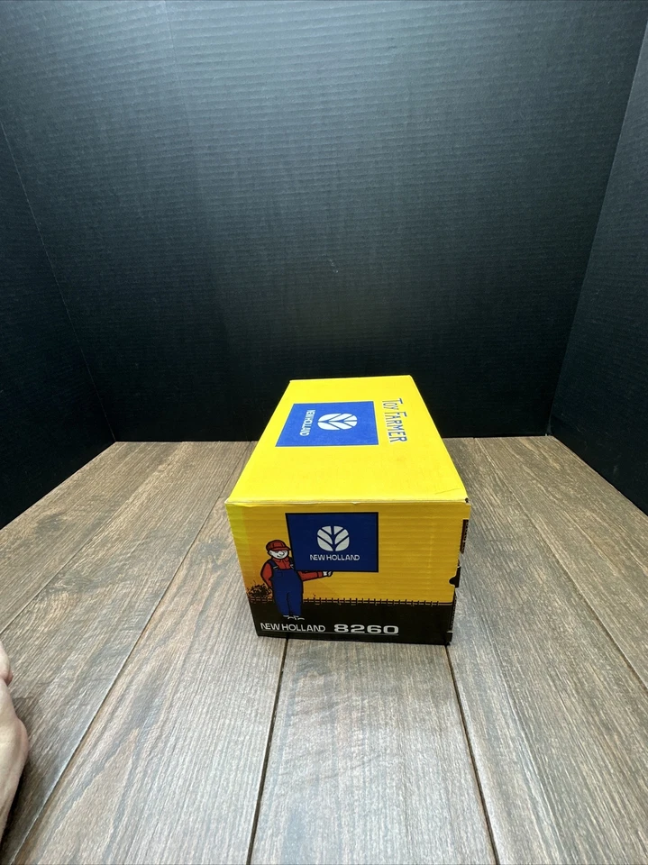 1/16 New Holland 8260 1997 Toy Farmer November 7,8,9 1997 - Image 4 of 4