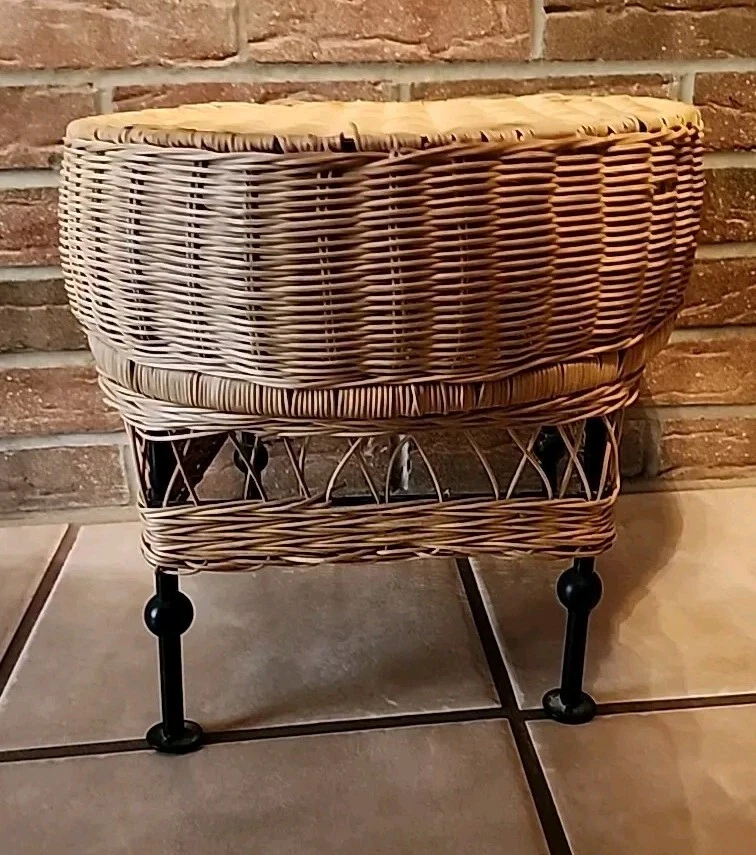 Wicker Ratten MCM Stool With Wrought Iron Legs Plant Stand Rare! Foto 4 de 4