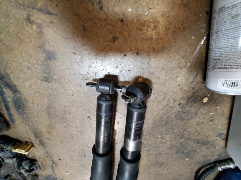 1999 2000 2001 2002 2003 2004 CADILLAC SEVILLE LEFT RIGHT REAR STRUTS SHOCKS - Image 3 of 4